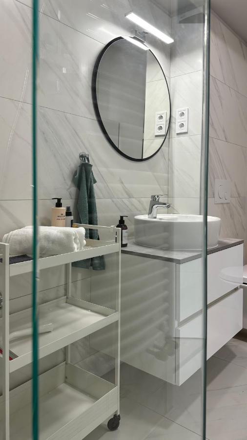Linden Apartman 001 - Adults Only Mosonmagyaróvár Εξωτερικό φωτογραφία